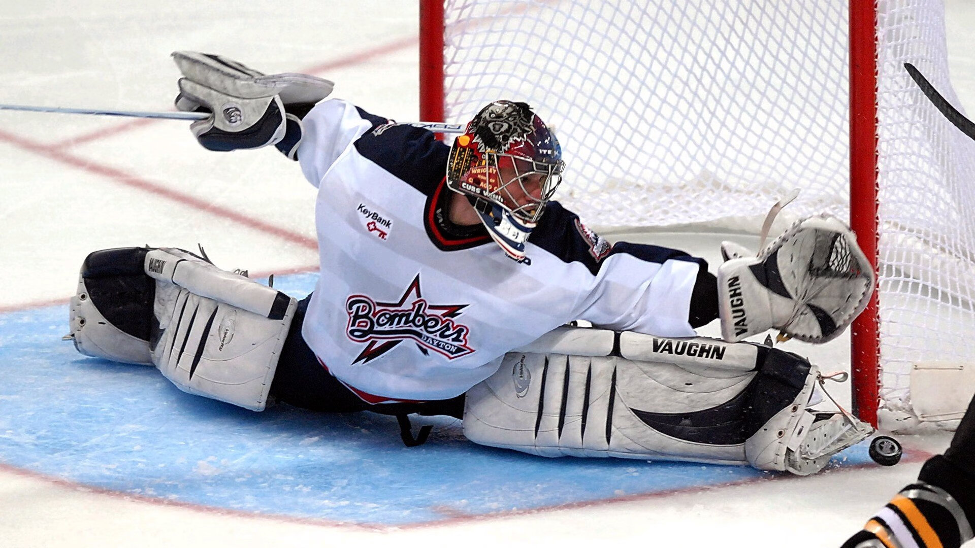 九游体育官方app-“埃尔斯·霍斯特：南非队不可或缺的防守核心”